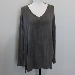 E.C. Long Sleeve Ombre/Washed V-Neck Top Sz Medium